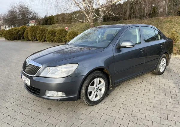 samochody osobowe Skoda Octavia cena 19900 przebieg: 176000, rok produkcji 2010 z Podkowa Leśna